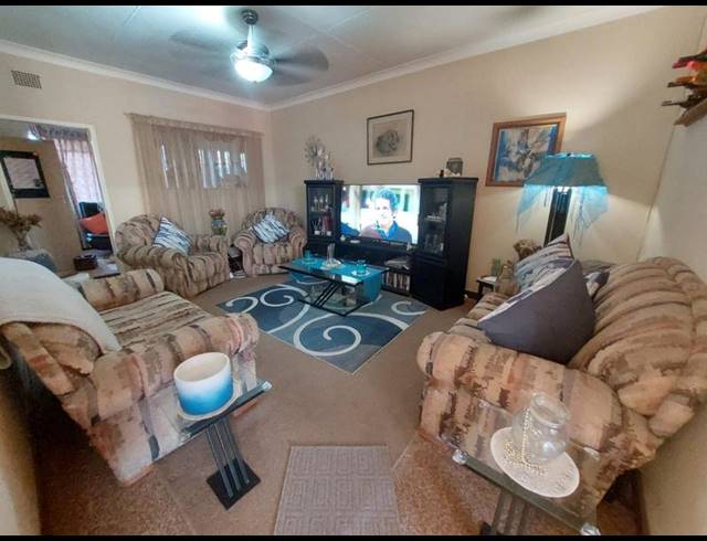 2 BEDROOM PROPERTY TO RENT IN PRETORIA GARDENS